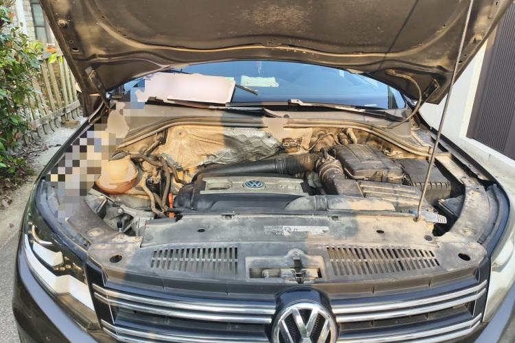 Used Volkswagen Tiguan 2013 2.0 TSI Automatic All-Wheel-Drive Flagship Edition Engine Bay