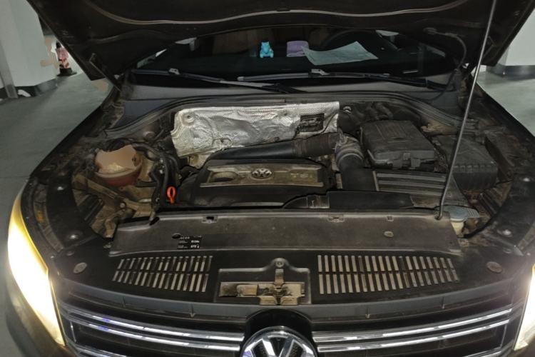 Used Volkswagen Tiguan 2013 1.8TSI Automatic Two-Wheel Drive Trend Edition Engine Bay