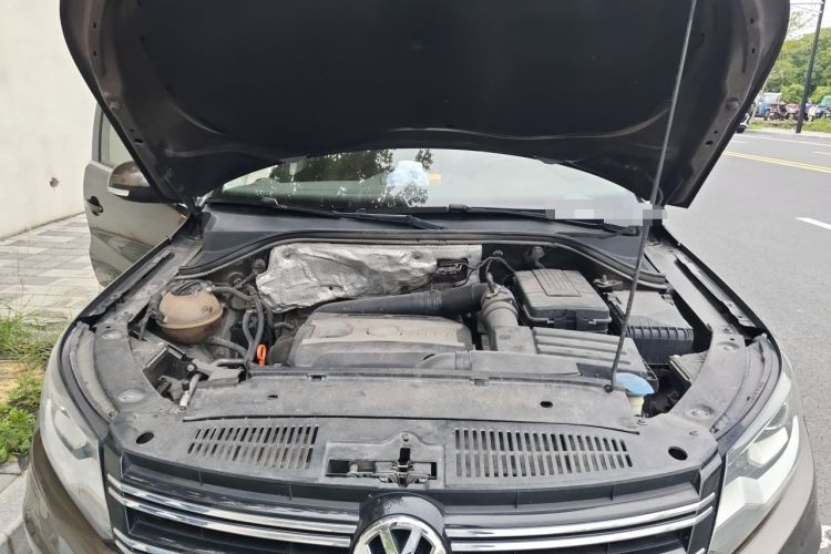 Used Volkswagen Tiguan 2013 2.0 TSI Automatic All-Wheel-Drive Flagship Edition Engine Bay