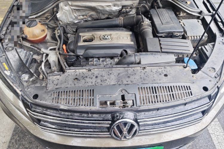 Used Volkswagen Tiguan 2013 2.0 TSI Automatic All-Wheel Drive Luxury Edition Engine Bay