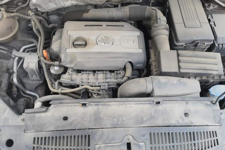 Used Volkswagen Tiguan 2013 1.8 TSI Automatic All-Wheel Drive Luxury Model Engine Bay