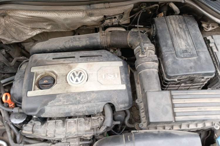Used Volkswagen Tiguan 2013 1.8 TSI Automatic All-Wheel Drive Luxury Model Engine Bay