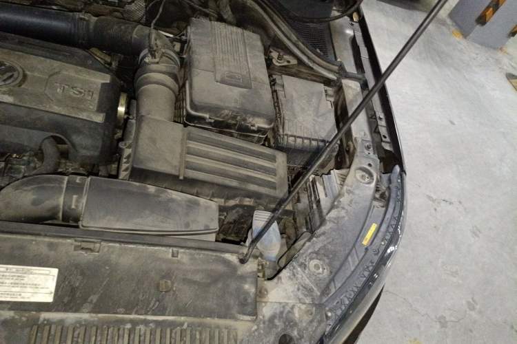 Used Volkswagen Tiguan 2013 1.8TSI Automatic Two-Wheel Drive Luxury Model Engine Bay Left
