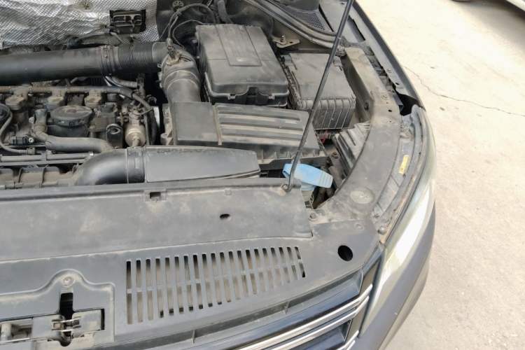 Used Volkswagen Tiguan 2013 2.0 TSI Automatic All-Wheel Drive Luxury Edition Engine Bay Left