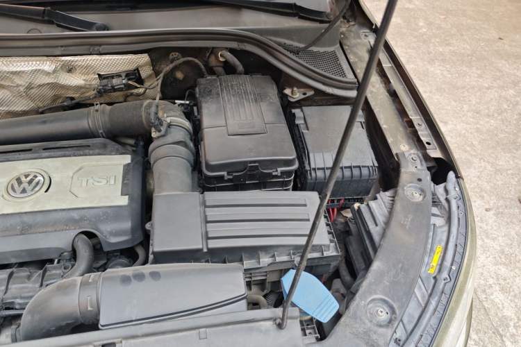Used Volkswagen Tiguan 2013 1.8 TSI Automatic Two-Wheel Drive Comfort Edition Engine Bay Left