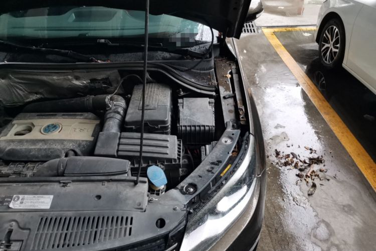 Used Volkswagen Tiguan 2013 1.8 TSI Automatic Two-Wheel Drive Comfort Edition Engine Bay Left
