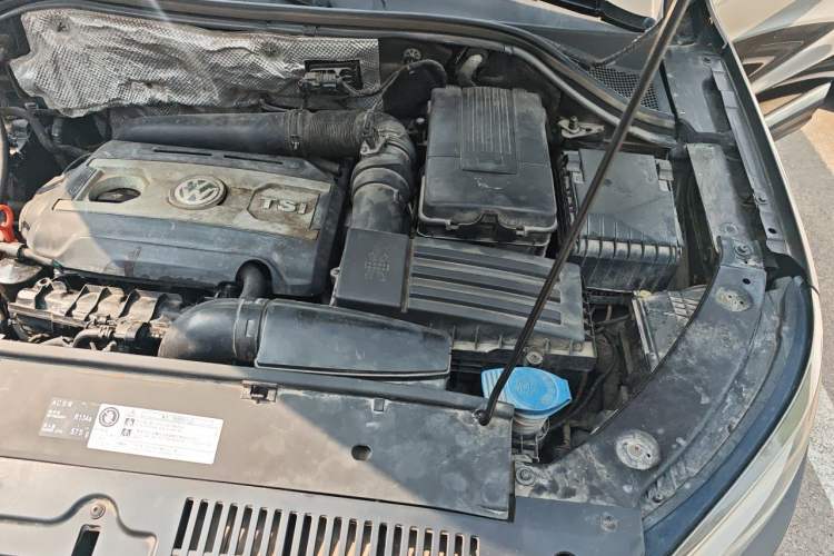 Used Volkswagen Tiguan 2013 2.0 TSI Automatic All-Wheel-Drive Flagship Edition Engine Bay Left