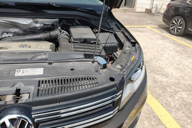 Used Volkswagen Tiguan 2013 1.8TSI Automatic Two-Wheel Drive Trend Edition Engine Bay Left