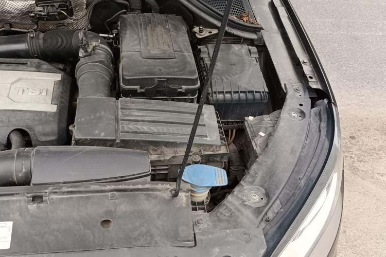 Used Volkswagen Tiguan 2013 1.8TSI Automatic Two-Wheel Drive Luxury Model Engine Bay Left