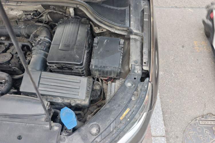 Used Volkswagen Tiguan 2013 1.8 TSI Automatic Two-Wheel Drive Comfort Edition Engine Bay Left