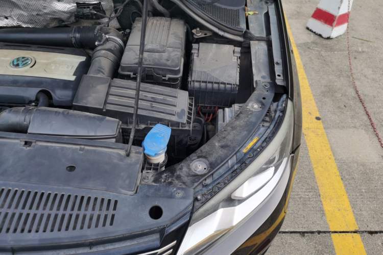 Used Volkswagen Tiguan 2013 1.8 TSI Automatic Two-Wheel Drive Comfort Edition Engine Bay Left