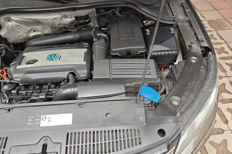 Used Volkswagen Tiguan 2013 1.8TSI Automatic Two-Wheel Drive Luxury Model Engine Bay Left