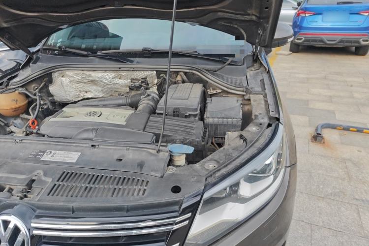 Used Volkswagen Tiguan 2013 2.0 TSI Automatic All-Wheel-Drive Flagship Edition Engine Bay Left