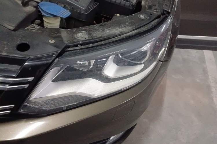 Used Volkswagen Tiguan 2013 2.0 TSI Automatic All-Wheel-Drive Flagship Edition Engine Bay Left