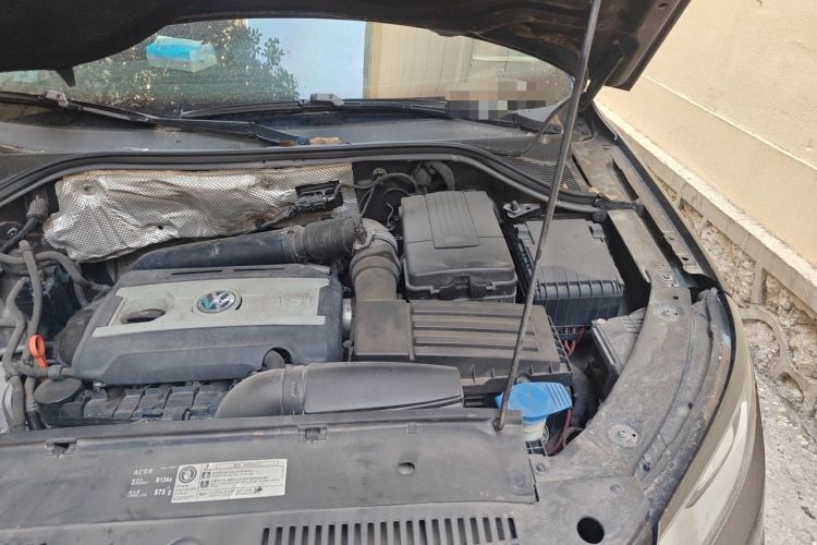 Used Volkswagen Tiguan 2013 2.0 TSI Automatic All-Wheel-Drive Flagship Edition Engine Bay Left