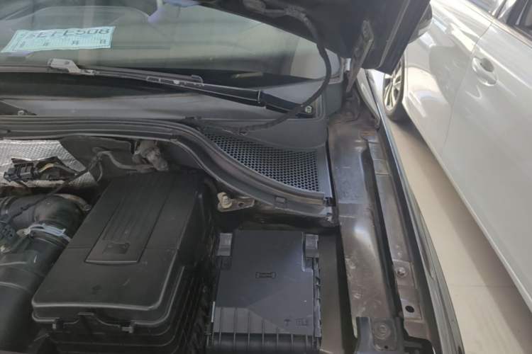 Used Volkswagen Tiguan 2013 1.8TSI Automatic Two-Wheel Drive Luxury Model Engine Bay Left