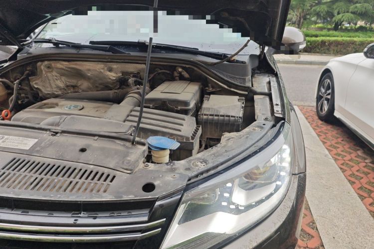 Used Volkswagen Tiguan 2013 2.0 TSI Automatic All-Wheel-Drive Flagship Edition Engine Bay Left