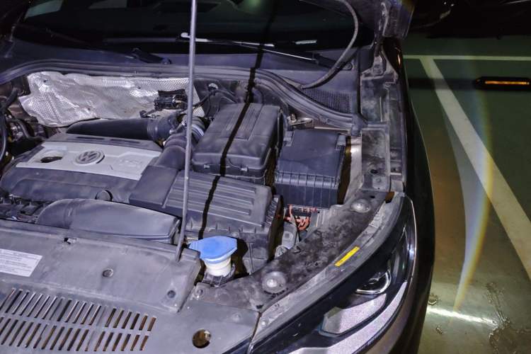 Used Volkswagen Tiguan 2013 1.8 TSI Automatic Two-Wheel Drive Comfort Edition Engine Bay Left