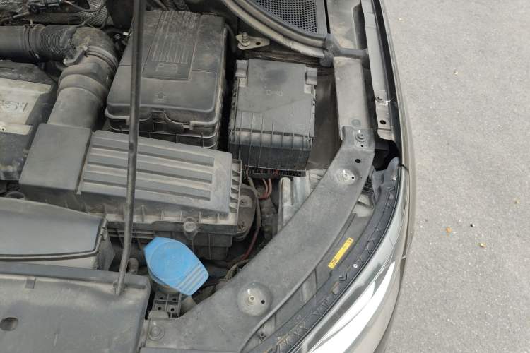 Used Volkswagen Tiguan 2013 1.8 TSI Automatic Two-Wheel Drive Comfort Edition Engine Bay Left
