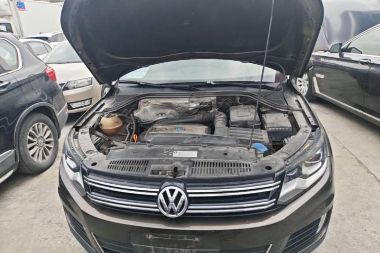 Used Volkswagen Tiguan 2013 1.8 TSI Automatic All-Wheel Drive Luxury Model Engine Bay