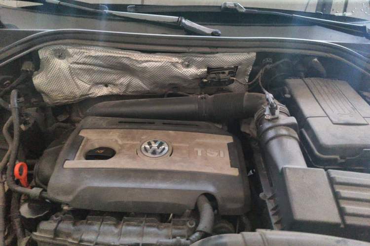 Used Volkswagen Tiguan 2013 1.8TSI Automatic Two-Wheel Drive Luxury Model Engine Bay