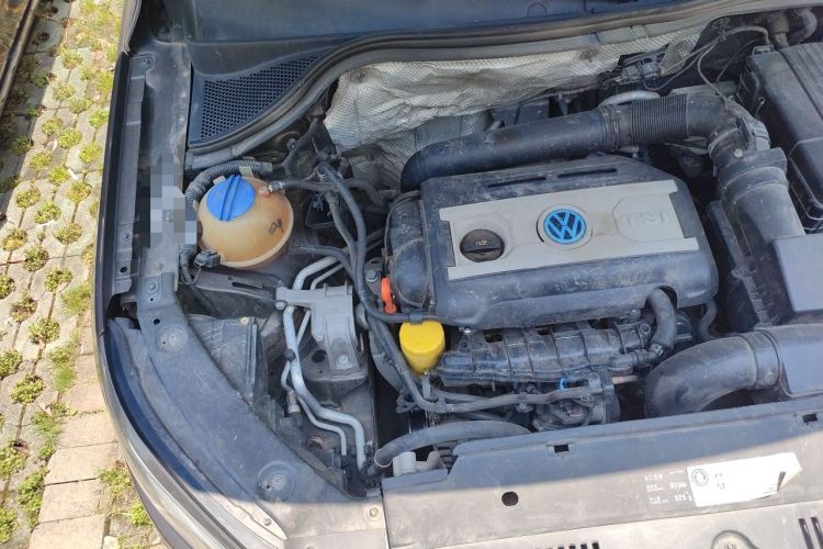 Used Volkswagen Tiguan 2013 2.0 TSI Automatic All-Wheel-Drive Flagship Edition Engine Bay Right