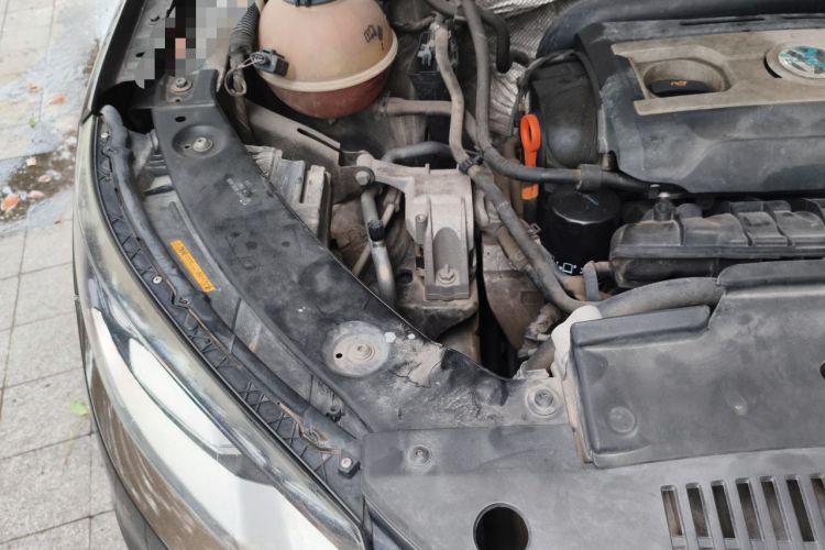 Used Volkswagen Tiguan 2013 1.8TSI Automatic Two-Wheel Drive Luxury Model Engine Bay Right