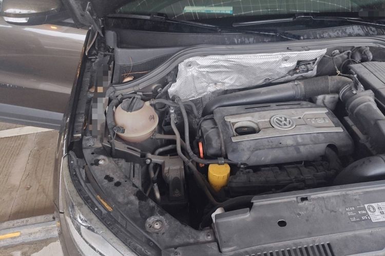 Used Volkswagen Tiguan 2013 1.8 TSI Automatic Two-Wheel Drive Comfort Edition Engine Bay Right