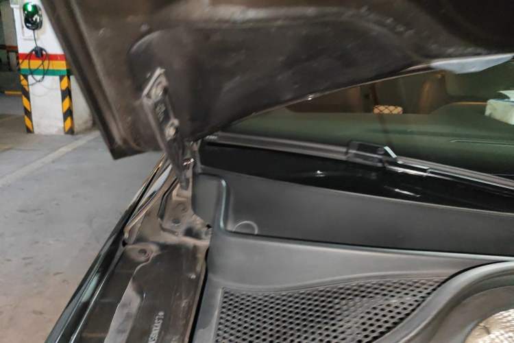 Used Volkswagen Tiguan 2013 2.0 TSI Automatic All-Wheel-Drive Flagship Edition Engine Bay Right