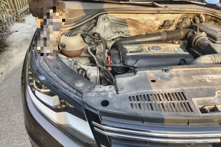 Used Volkswagen Tiguan 2013 2.0 TSI Automatic All-Wheel-Drive Flagship Edition Engine Bay Right