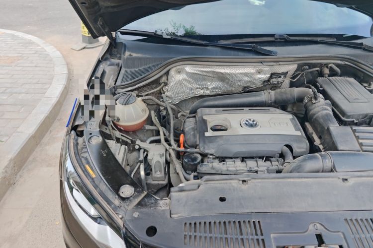 Used Volkswagen Tiguan 2013 1.8TSI Automatic Two-Wheel Drive Luxury Model Engine Bay Right