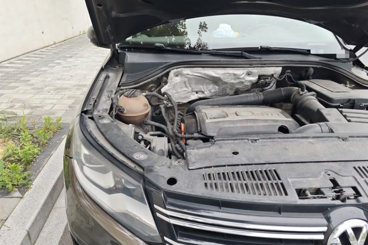 Used Volkswagen Tiguan 2013 2.0 TSI Automatic All-Wheel-Drive Flagship Edition Engine Bay Right