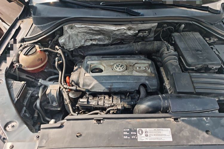 Used Volkswagen Tiguan 2013 2.0 TSI Automatic All-Wheel-Drive Flagship Edition Engine Bay Right