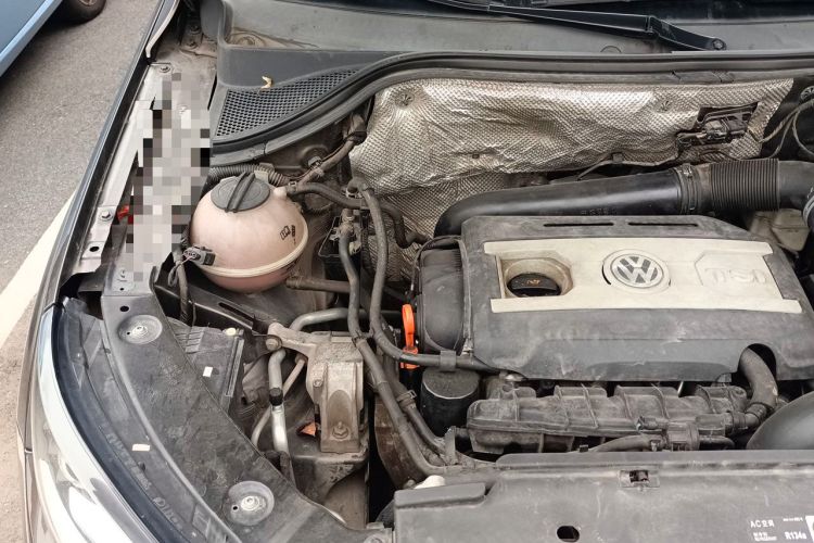 Used Volkswagen Tiguan 2013 1.8TSI Automatic Two-Wheel Drive Luxury Model Engine Bay Right