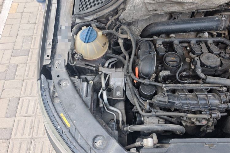 Used Volkswagen Tiguan 2013 1.8 TSI Automatic Two-Wheel Drive Comfort Edition Engine Bay Right