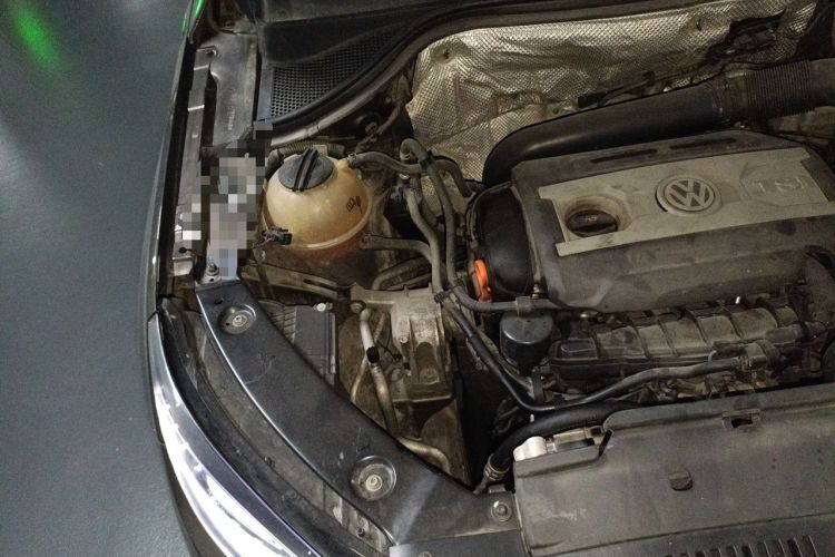 Used Volkswagen Tiguan 2013 2.0 TSI Automatic All-Wheel-Drive Flagship Edition Engine Bay Right
