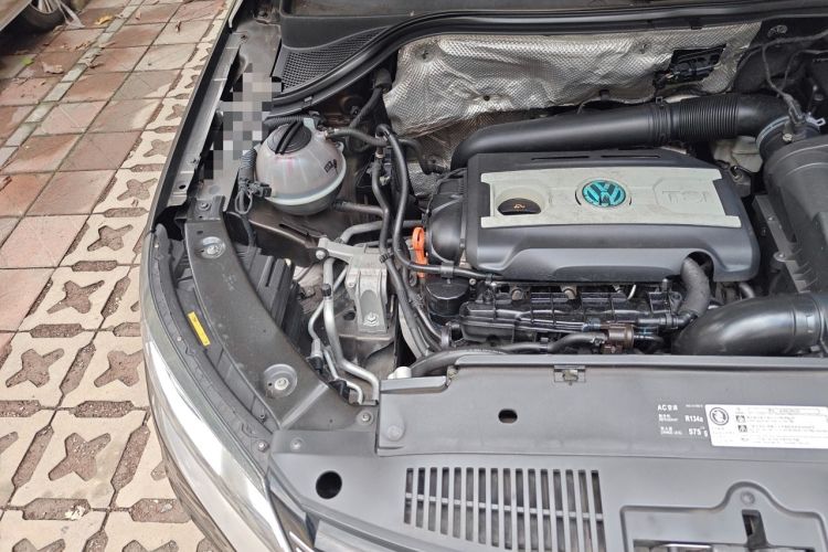 Used Volkswagen Tiguan 2013 1.8TSI Automatic Two-Wheel Drive Luxury Model Engine Bay Right