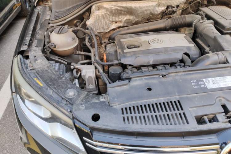Used Volkswagen Tiguan 2013 1.8TSI Automatic Two-Wheel Drive Luxury Model Engine Bay Right