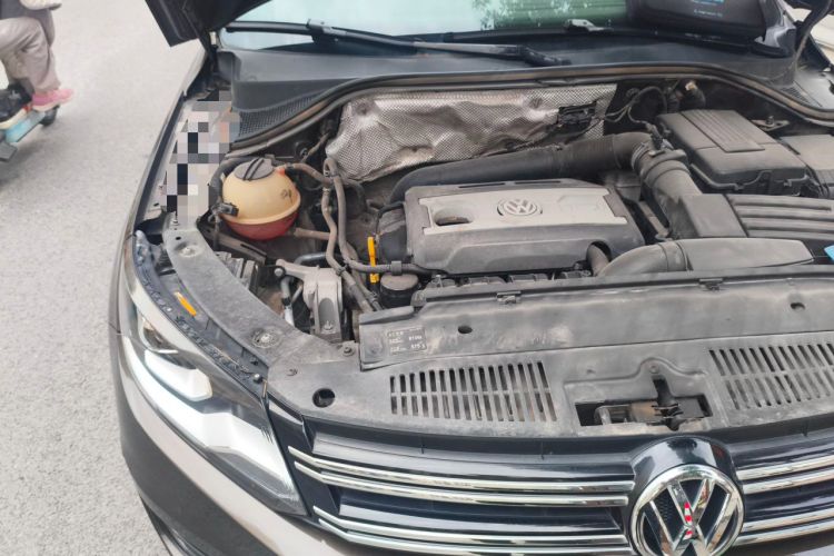 Used Volkswagen Tiguan 2013 1.8 TSI Automatic Two-Wheel Drive Comfort Edition Engine Bay Right