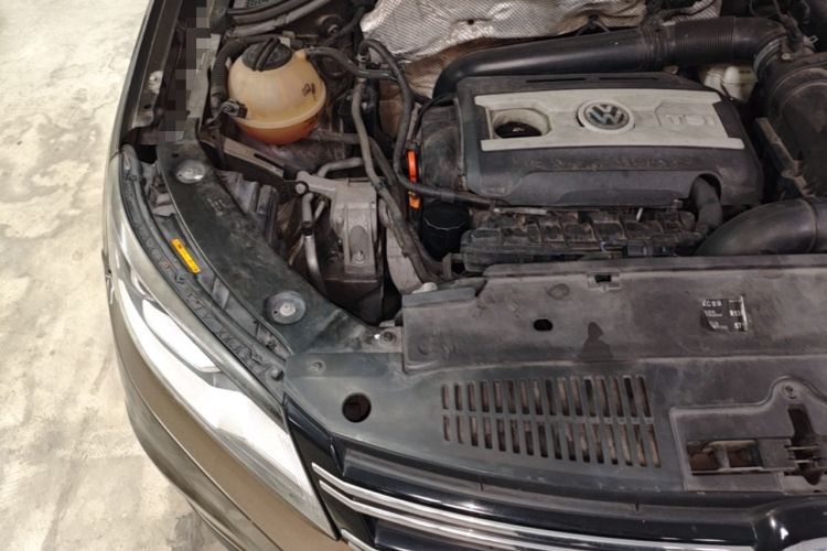 Used Volkswagen Tiguan 2013 1.8TSI Automatic Two-Wheel Drive Luxury Model Engine Bay Right
