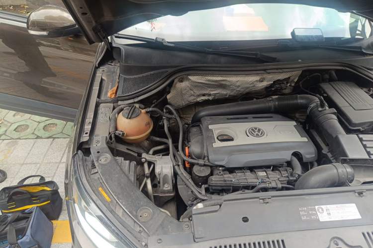 Used Volkswagen Tiguan 2013 1.8TSI Automatic All-Wheel-Drive Comfort Edition Engine Bay Right