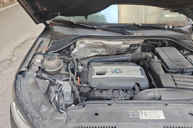 Used Volkswagen Tiguan 2013 2.0 TSI Automatic All-Wheel-Drive Flagship Edition Engine Bay Right