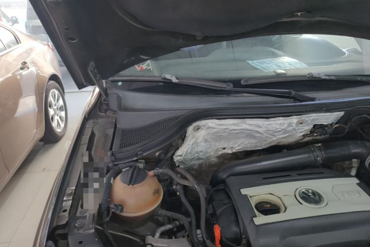 Used Volkswagen Tiguan 2013 1.8TSI Automatic Two-Wheel Drive Luxury Model Engine Bay Right