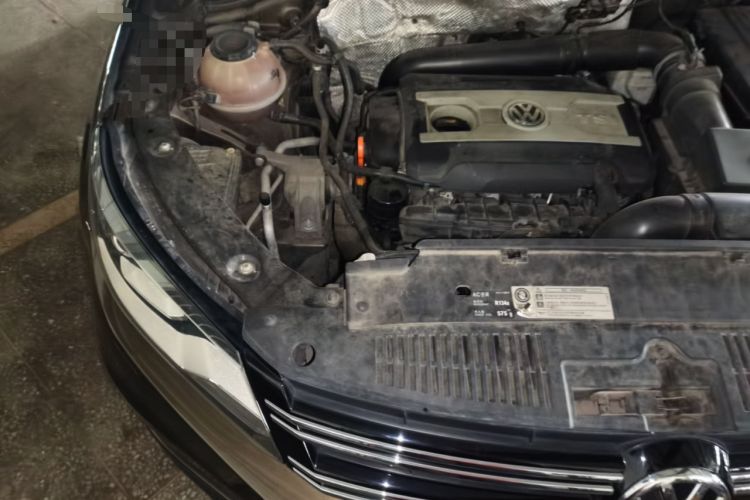 Used Volkswagen Tiguan 2013 2.0 TSI Automatic All-Wheel Drive Luxury Edition Engine Bay Right