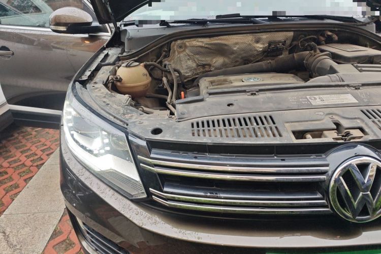 Used Volkswagen Tiguan 2013 2.0 TSI Automatic All-Wheel-Drive Flagship Edition Engine Bay Right