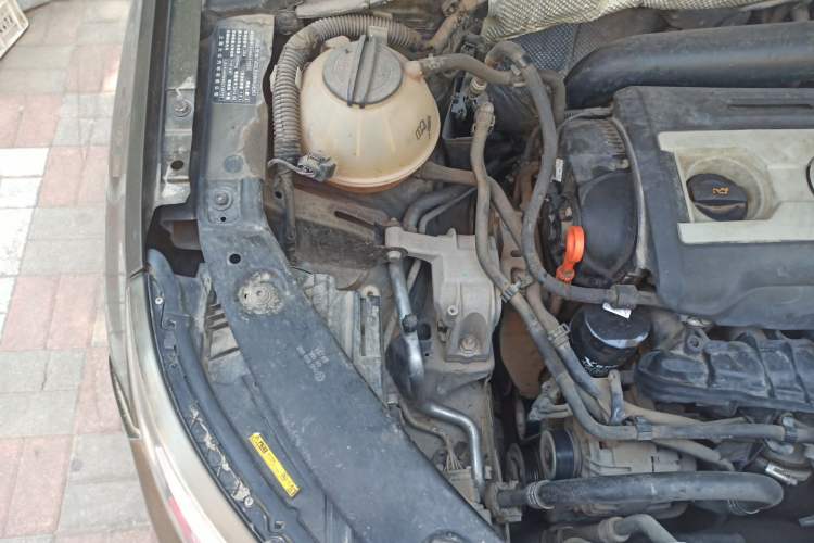 Used Volkswagen Tiguan 2013 1.8TSI Automatic Two-Wheel Drive Luxury Model Engine Bay Right