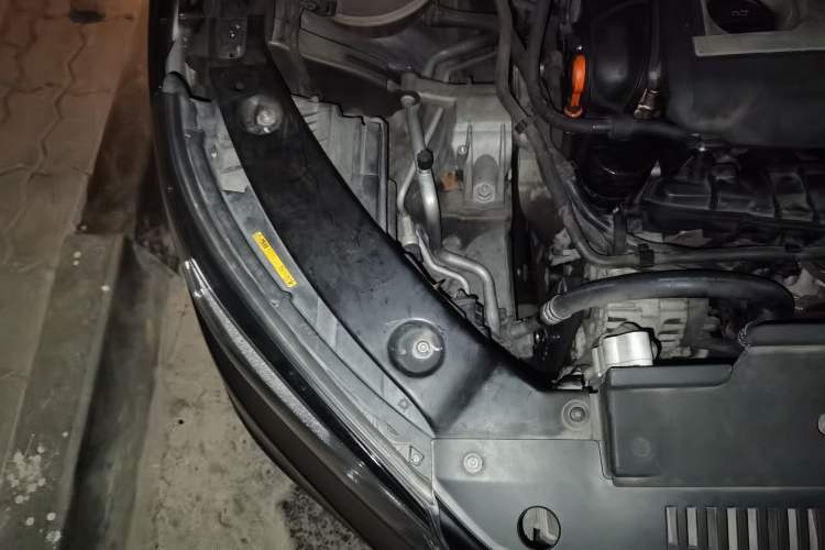 Used Volkswagen Tiguan 2013 1.8TSI Automatic Two-Wheel Drive Luxury Model Engine Bay Right