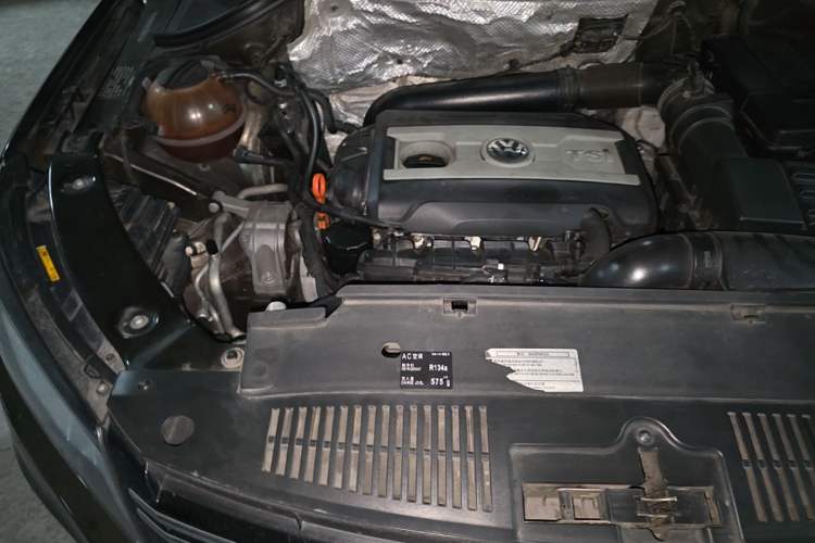 Used Volkswagen Tiguan 2013 1.8TSI Automatic Two-Wheel Drive Luxury Model Engine Bay Right