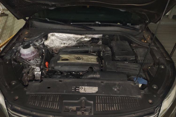 Used Volkswagen Tiguan 2013 2.0 TSI Automatic All-Wheel-Drive Flagship Edition Engine Bay