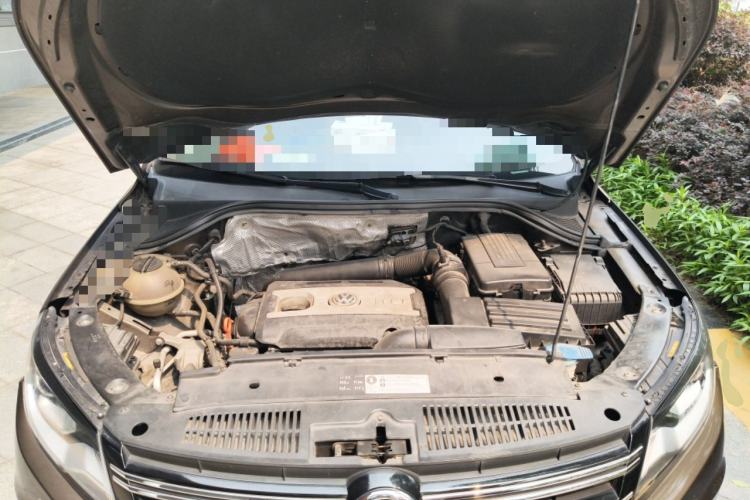 Used Volkswagen Tiguan 2013 1.8 TSI Automatic All-Wheel Drive Luxury Model Engine Bay